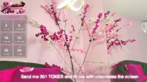 ALMENDRAEVANS online show from February 17, 6:06 pm