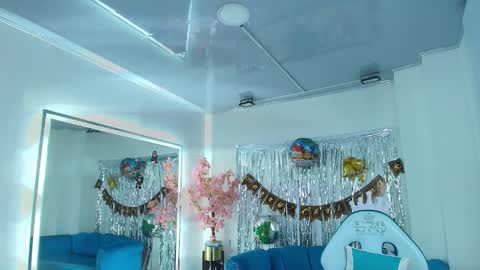 Alondra  online show from December 21, 4:08 am