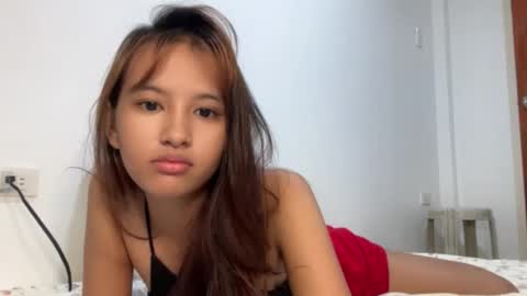 alora online show from May 15, 8:01 am