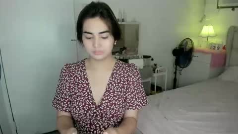 alovelydollnica online show from March 29, 11:56 am