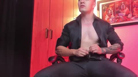 alpha_dominus_ online show from December 18, 5:36 am