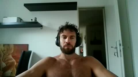 alphah_hunk online show from October 13, 3:25 pm