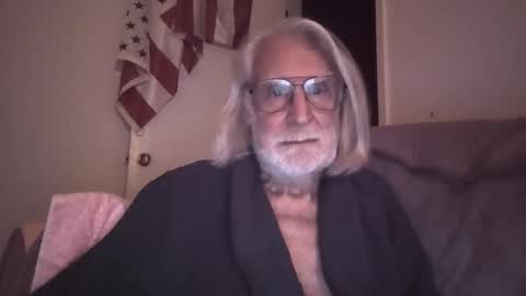 AlphaUniform online show from March 4, 2:41 am