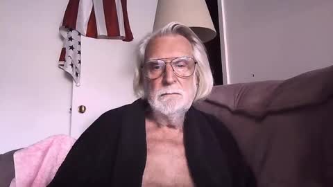 AlphaUniform online show from October 15, 1:56 pm