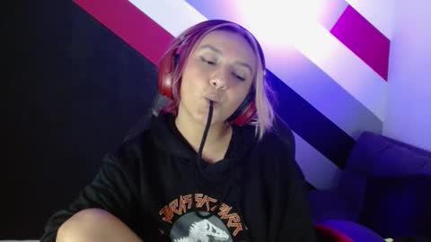 Alter  online show from March 11, 8:53 pm