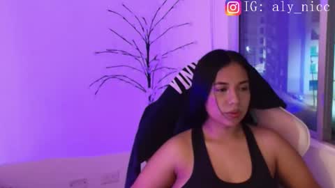 Aly online show from February 25, 1:09 am