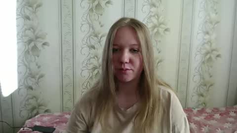 alya764770 online show from May 15, 11:23 pm