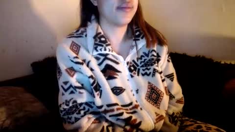 Alyn Maria online show from June 5, 2:40 am
