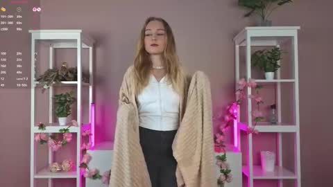 Vanessa online show from September 18, 7:07 pm