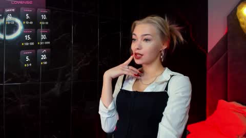 Alysia online show from April 24, 12:01 am