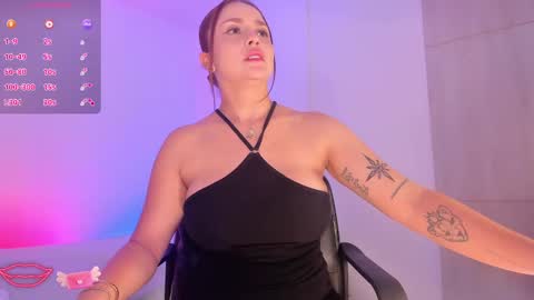 Snapshot of alysonn_conner chatting on March 1, 2:13 pm Alyson online show from March 1, 2:13 pm