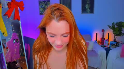 Snapshot of alyssa_smitt chatting on March 2, 1:49 pm alyssa_smitt online show from March 2, 1:49 pm