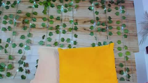 alyssia online show from February 26, 12:49 pm