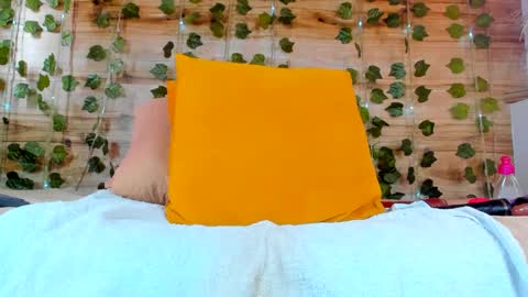 alyssia online show from February 24, 3:53 pm