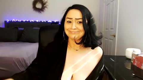 Alyssiaamorexo online show from May 14, 11:36 pm
