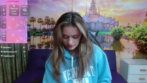 Snapshot of alyy_cute chatting on February 20, 8:25 pm Alyy online show from February 20, 8:25 pm