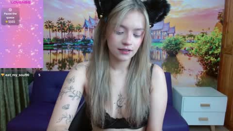 Snapshot of alyy_cute chatting on January 14, 2:22 pm Alyy online show from January 14, 2:22 pm