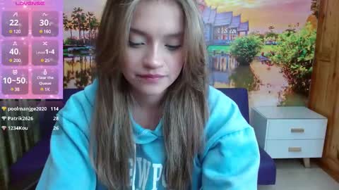 Snapshot of alyy_cute chatting on February 16, 4:32 pm Alyy online show from February 16, 4:32 pm