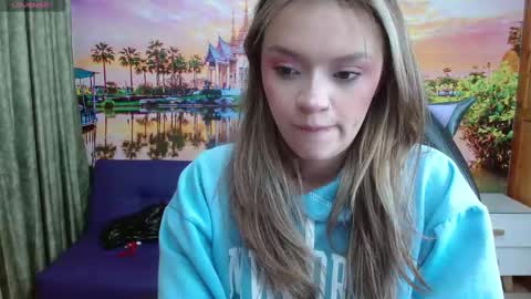Snapshot of alyy_cute chatting on February 20, 2:13 pm Alyy online show from February 20, 2:13 pm