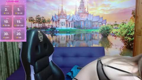Snapshot of alyy_cute chatting on March 11, 2:18 pm Alyy online show from March 11, 2:18 pm