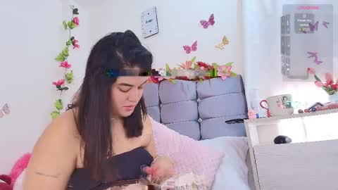 Isabella online show from May 5, 1:50 pm