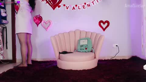 Snapshot of amaisinclair chatting on February 9, 6:01 am Amai Sinclair online show from February 9, 6:01 am