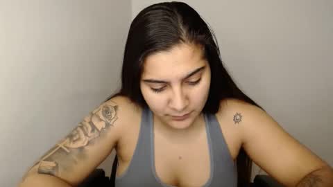 The queen of the biceps  online show from February 5, 10:22 pm