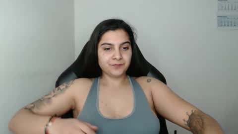 The queen of the biceps  online show from March 6, 10:26 pm