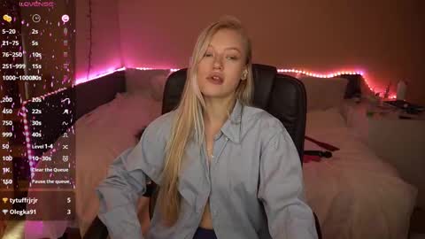 Amanda online show from September 28, 1:31 pm