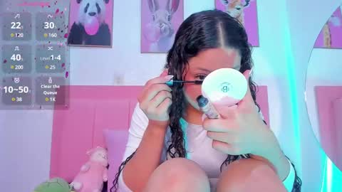 Snapshot of amandalee26 chatting on February 25, 12:27 pm amandalee26 online show from February 25, 12:27 pm