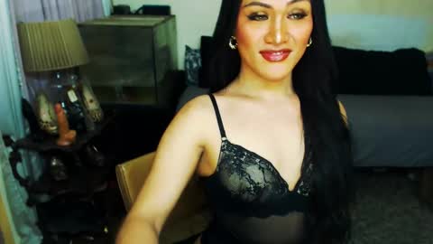 Suzie online show from March 25, 11:44 pm