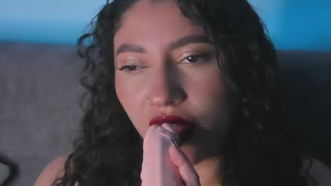 amaradelux online show from April 19, 12:00 am