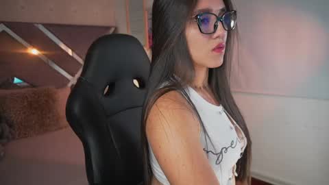Amara Evans online show from May 29, 3:37 am