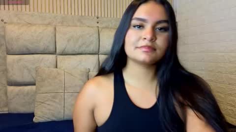 amarahanks_ online show from January 8, 8:47 pm