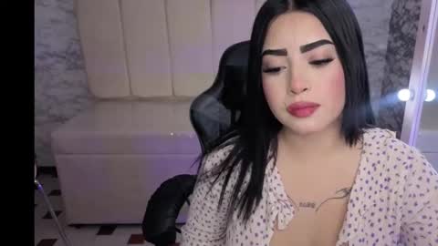 Snapshot of amaranta_fox_v chatting on October 18, 8:46 pm Hi Stream 800am to 200pm online show from October 18, 8:46 pm