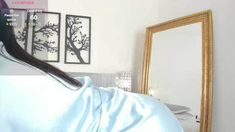 Snapshot of amaravelez chatting on February 5, 2:37 pm Amara online show from February 5, 2:37 pm