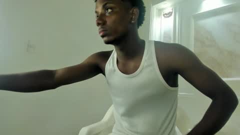 Amare online show from October 6, 8:15 pm