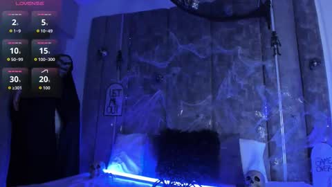 Emily online show from October 31, 12:05 pm