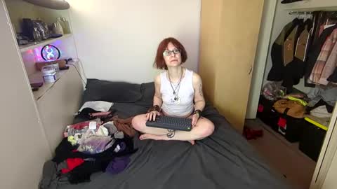 Kissra online show from February 3, 3:53 am