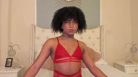 Snapshot of ambar_colling chatting on February 8, 1:01 pm Ambar Colling online show from February 8, 1:01 pm