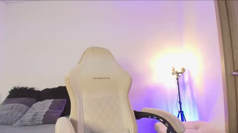 Ambar Colling online show from November 12, 1:41 am