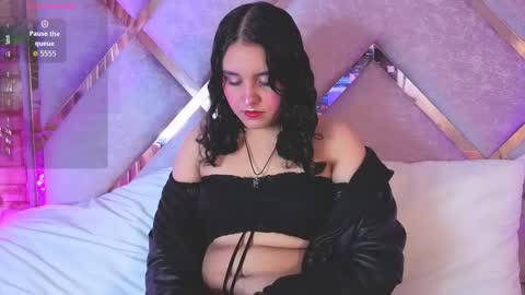   online show from December 4, 7:13 pm