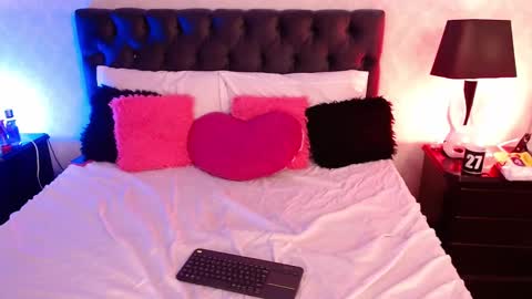 Snapshot of ambar_jonesx chatting on February 12, 7:55 am Ambar Jones online show from February 12, 7:55 am