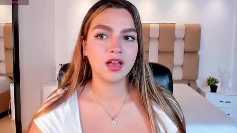 Snapshot of ambarcarter chatting on February 19, 2:22 pm Ambar Everyday From 0530 to 1430 Col Time online show from February 19, 2:22 pm