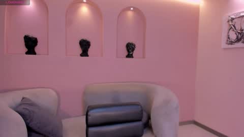 ambarowens online show from December 23, 4:51 am