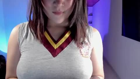 Vivi  online show from June 29, 4:31 am