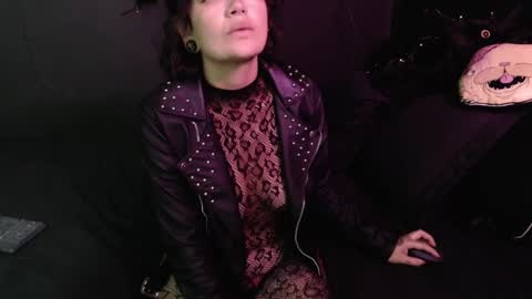 Snapshot of amber_rouss chatting on October 4, 1:14 am ROUSS online show from October 4, 1:14 am