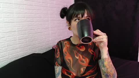 Snapshot of amber_rouss chatting on January 8, 2:25 am ROUSS online show from January 8, 2:25 am