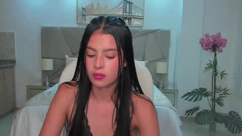 amber_willow online show from May 8, 4:07 am