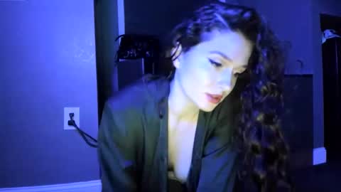 amberkinsley online show from February 1, 8:55 am